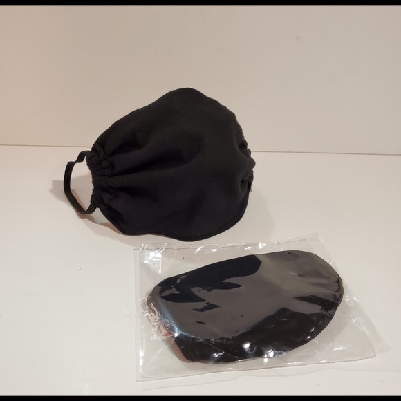 6 Masks - Picture 4 of 5